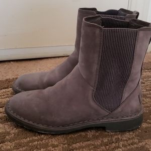 Ugg Larra Chelsea Ankle Boots, Size 6
